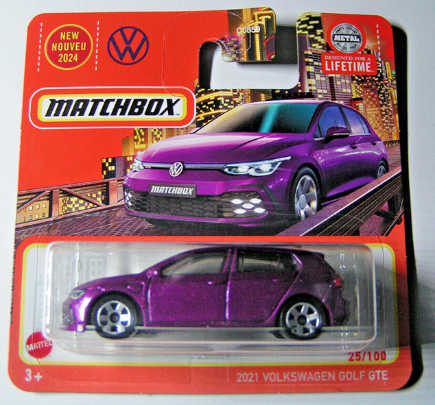 2021 VOLKSWAGEN VW GOLF GTE PURPLE MATCHBOX 1:64 25/100 SHORT CARD 2024.